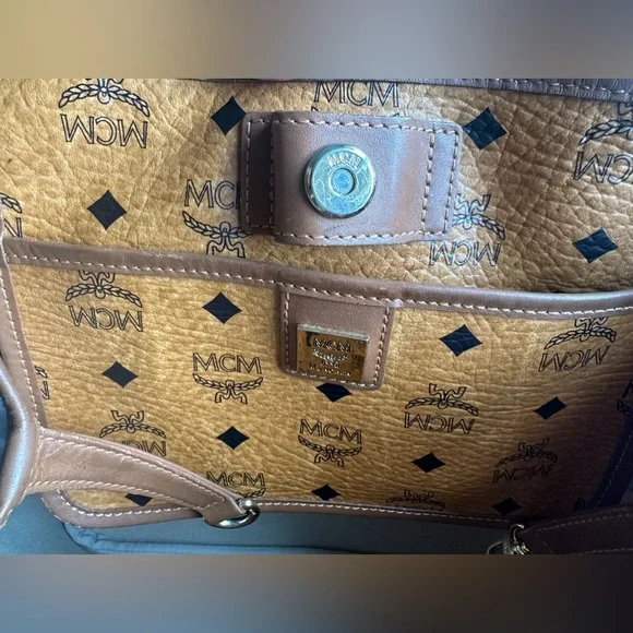 MCM Tote & Wallet Set - Picture 12 of 15